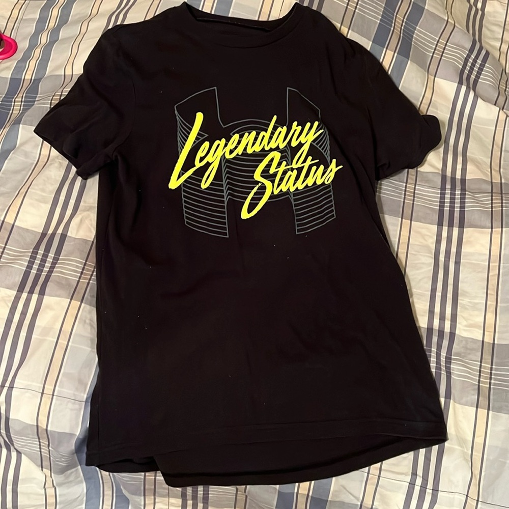 Boys youth large under armour tshirt